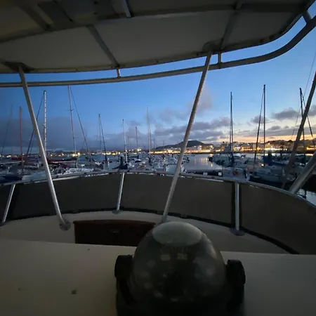 Barca Boat&breakfast Botel *